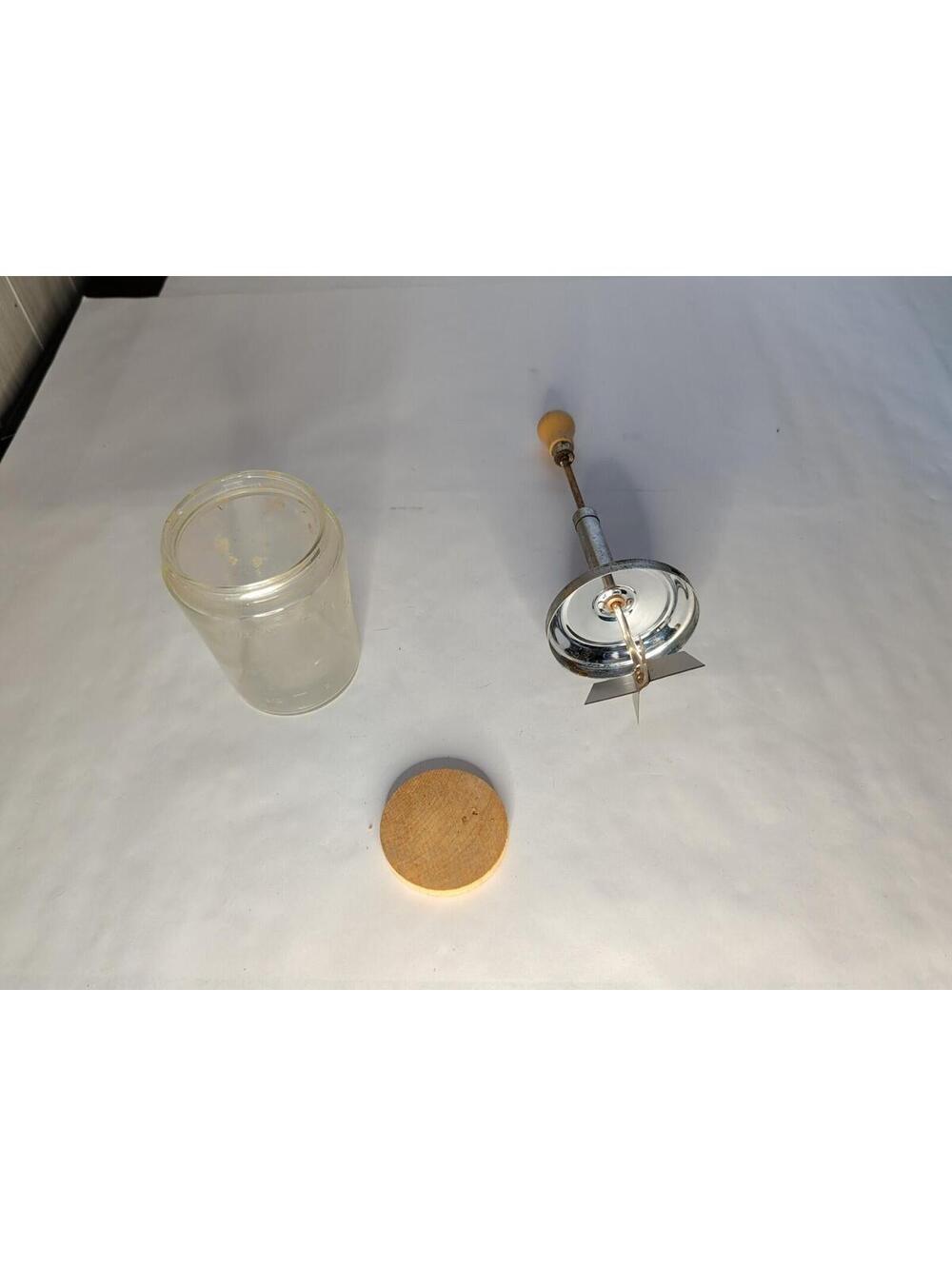 Vtg Acme Food Nut Dicer Chopper Measuring Glass Jar 1 1/2 Cup Brown Handle EUC - Picture 5 of 5